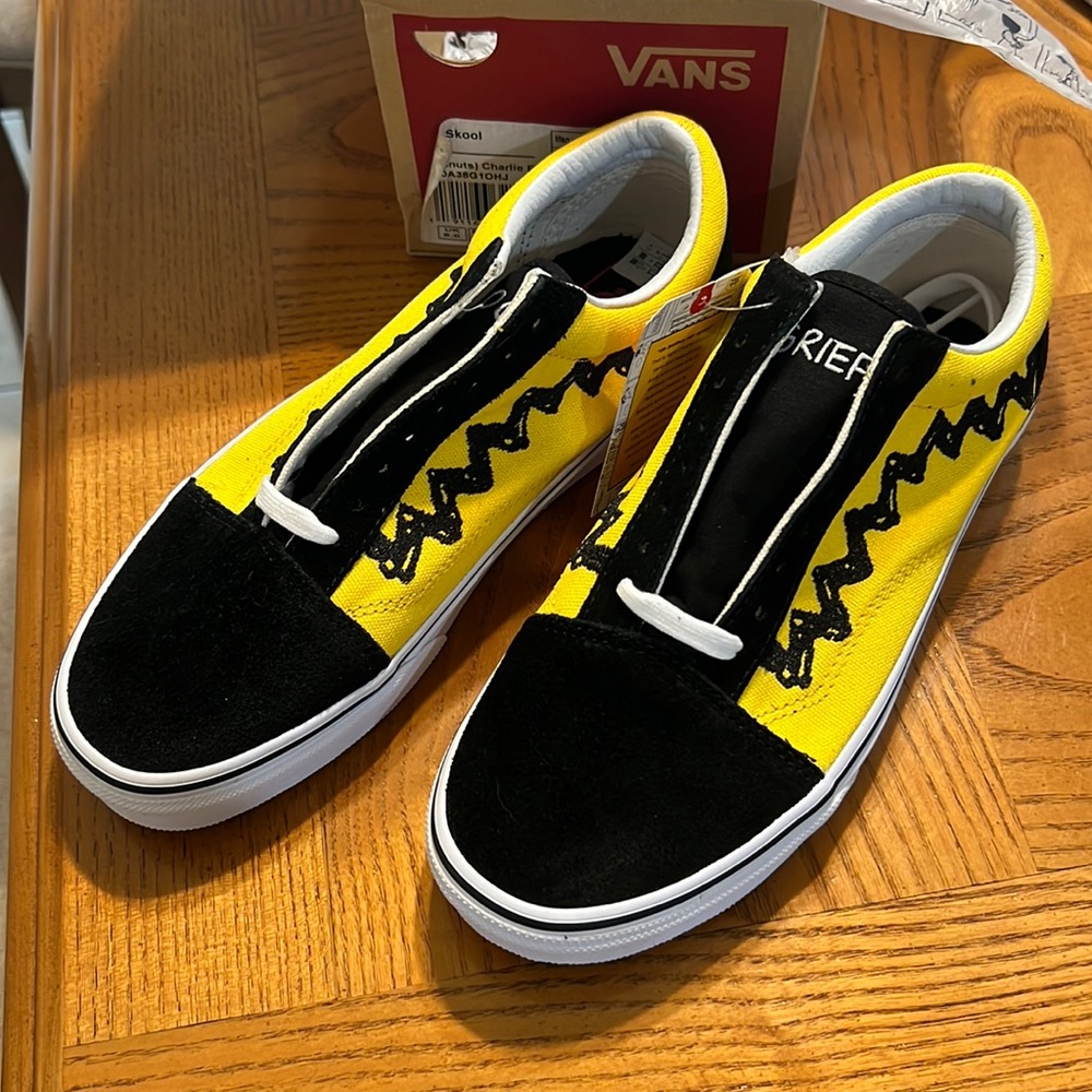 Womens size 8.5 old skool Charlie Brown